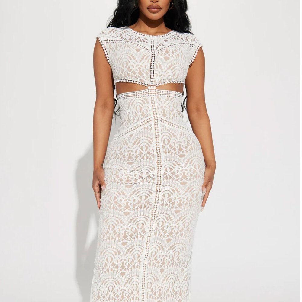 WORN ONCE-Valeria Lace Maxi Dress - White- Size M